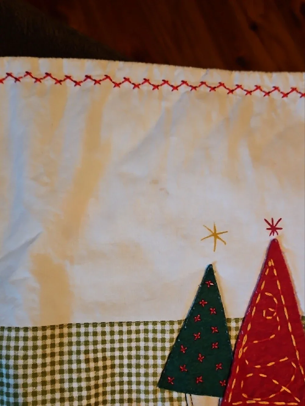 Holiday Tree Placemat Set - Felt Red & Green Christmas Design